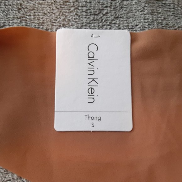 Calvin Klein nude tan laser cut women's thong underwear - Picture 4 of 8
